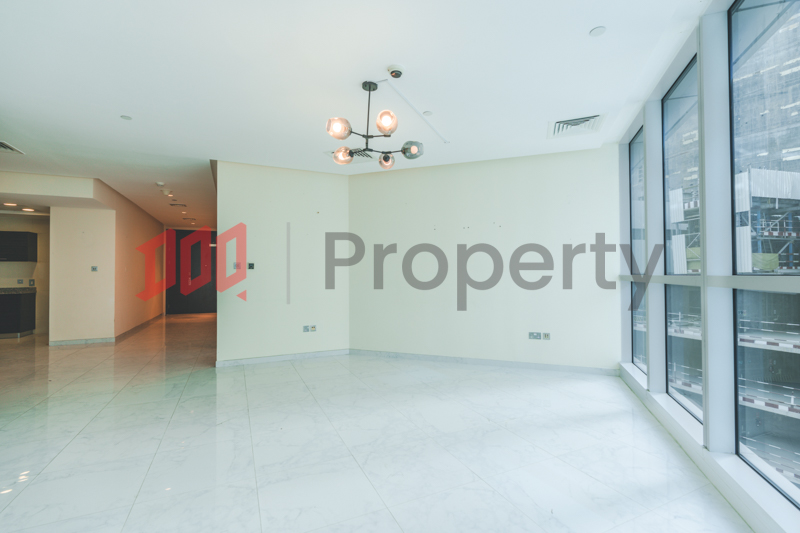 Spacious 3 Bedroom Apt | 2 Parkings | 12 Cheques